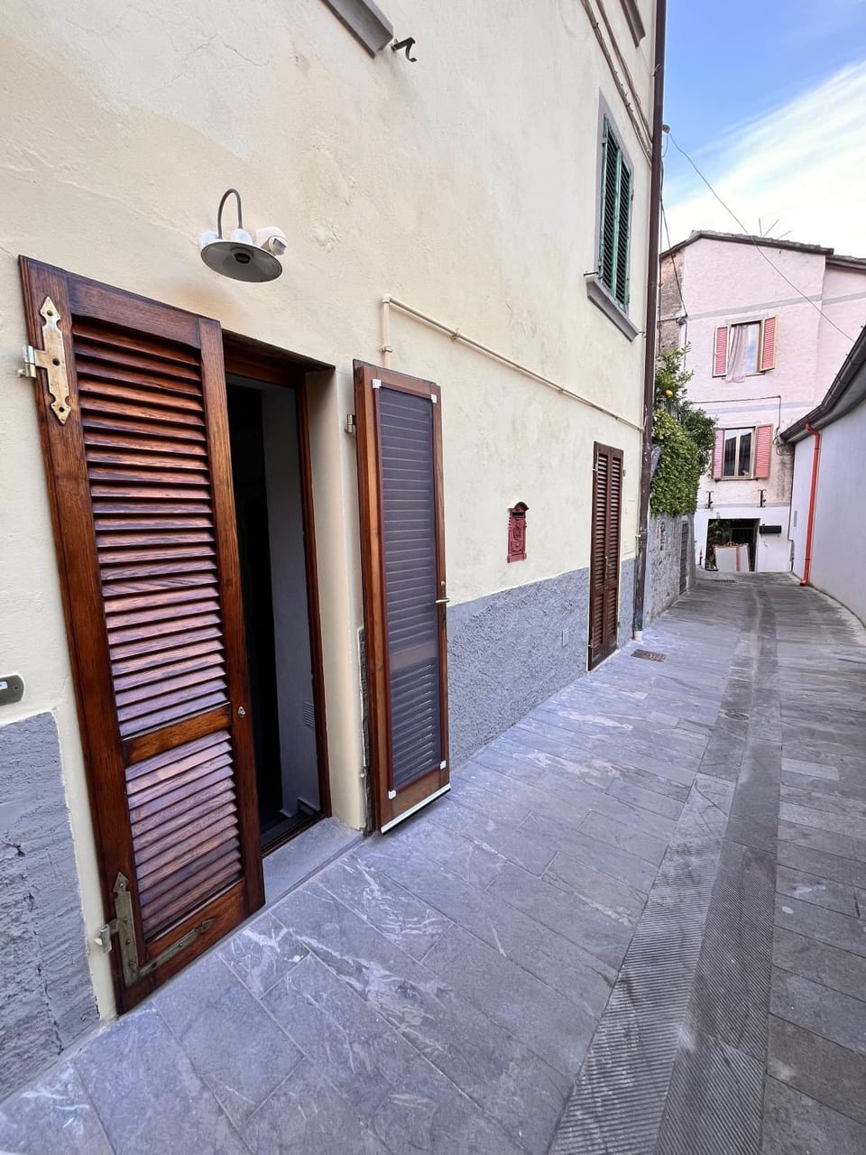 Facade/entrance, Street view