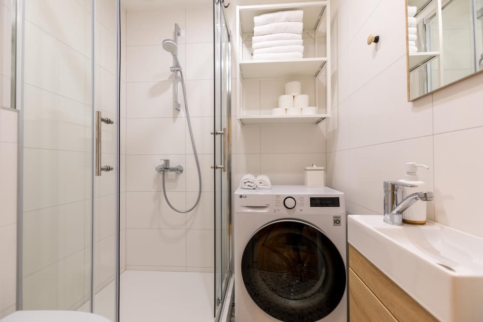Shower, Bathroom, washing machine
