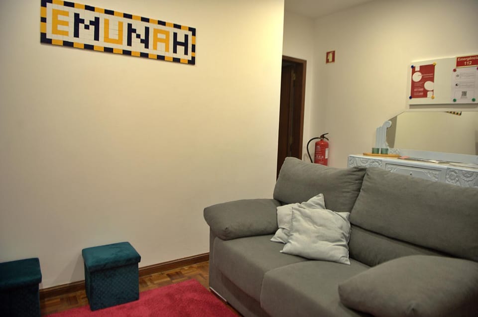 Communal lounge/ TV room, TV and multimedia, Living room, air conditioner
