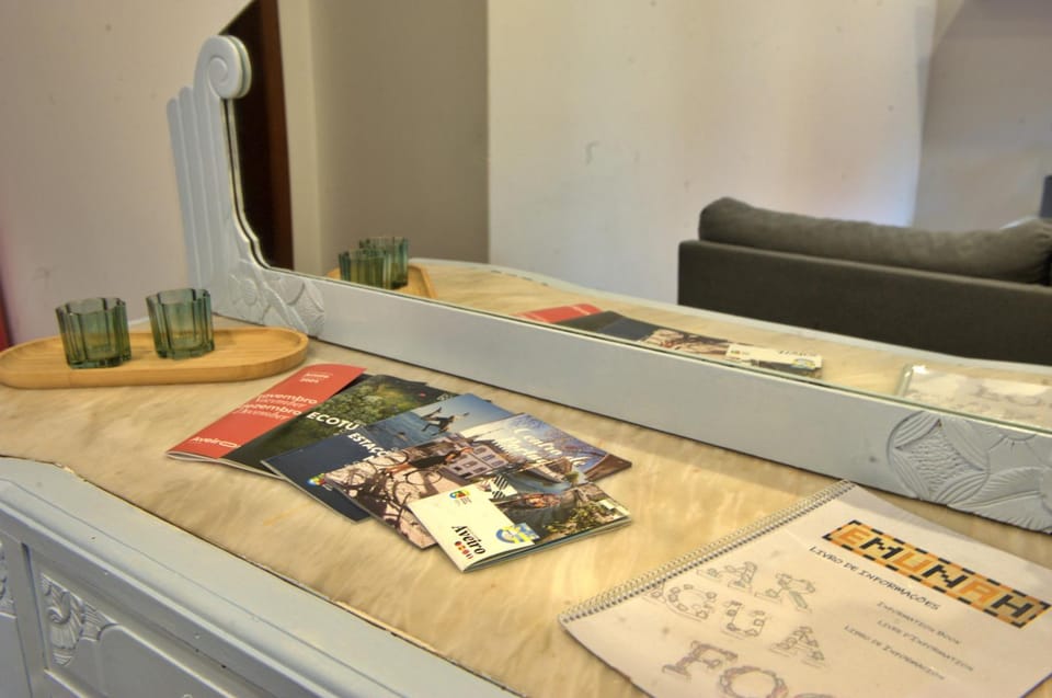 Living room, Photo of the whole room, Decorative detail