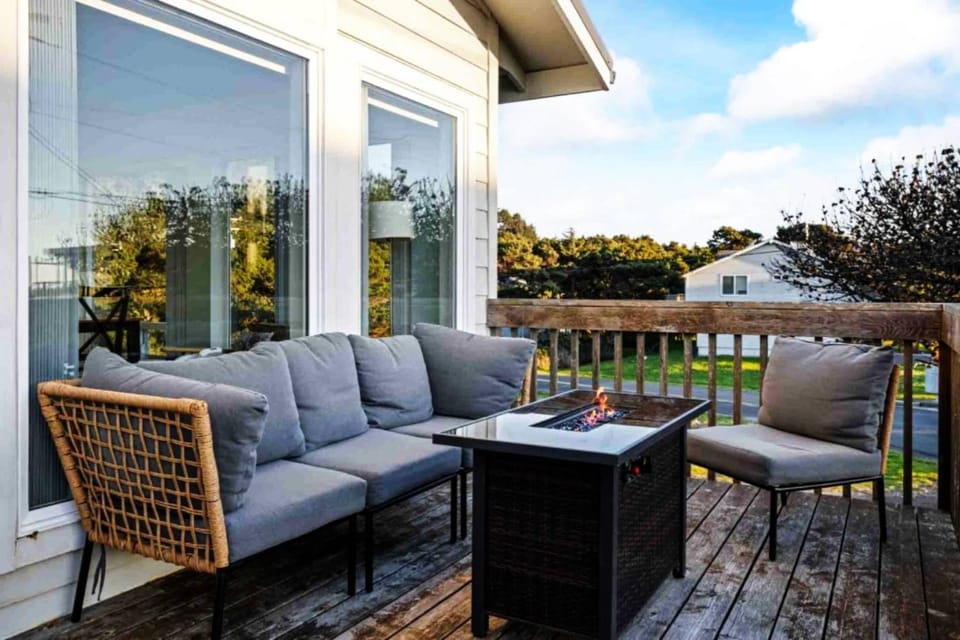 Ocean Oasis House in Nedonna Beach