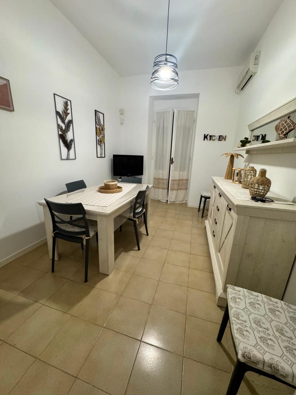 Communal lounge/ TV room, Dining area