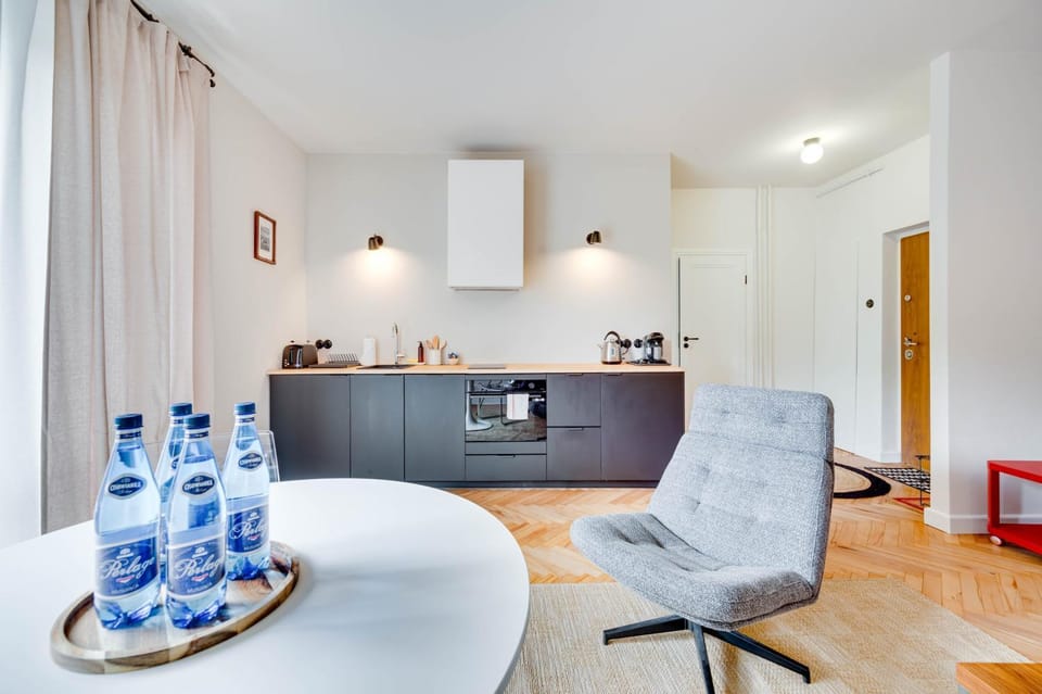 Kitchen or kitchenette, Living room