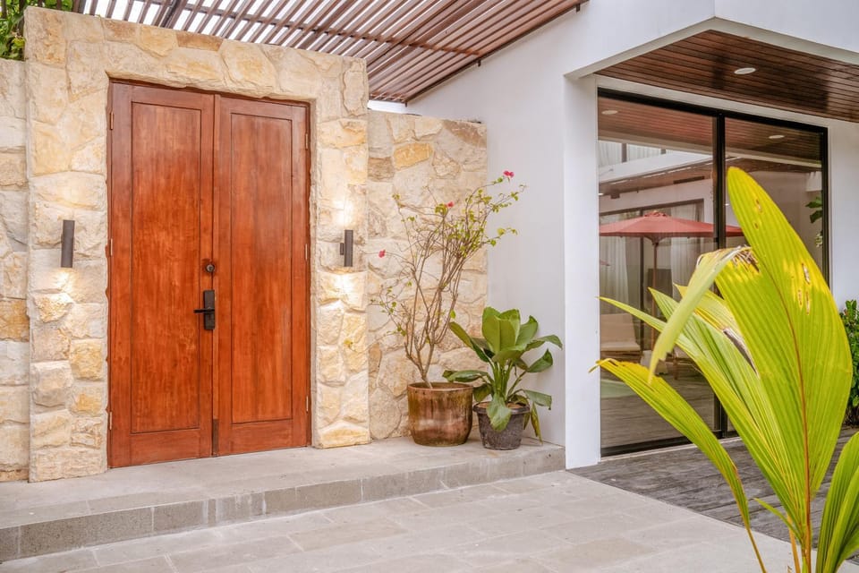 Bali Large 5-BR Private Luxury Dandanku Villa in Seminyak Villa in North Kuta