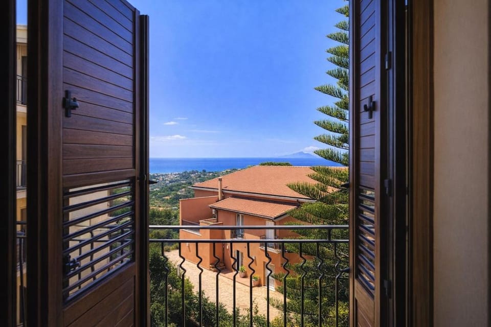 Day, Natural landscape, View (from property/room), Balcony/Terrace, Sea view