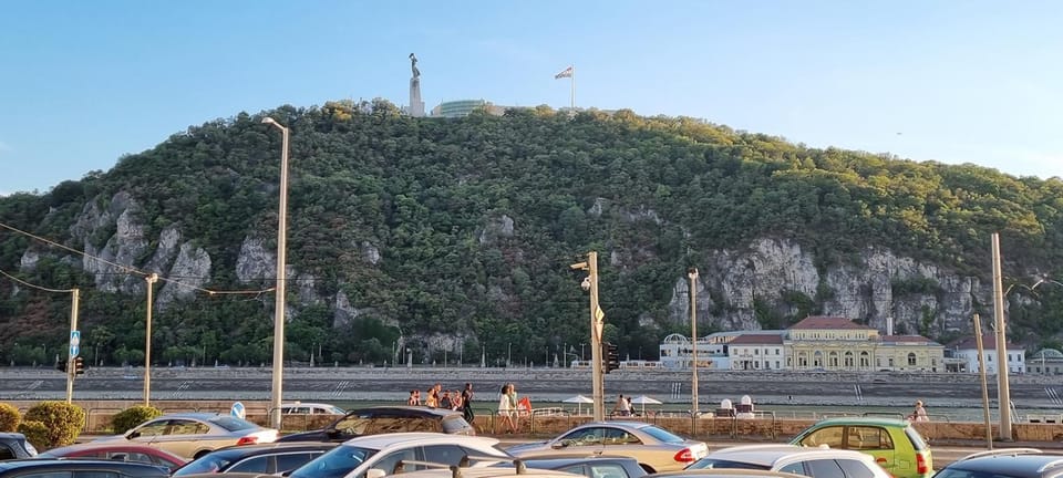 Nearby landmark, Neighbourhood, Natural landscape