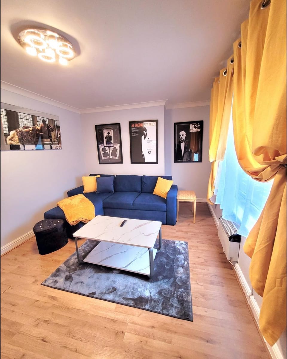 Living room, Photo of the whole room, Seating area