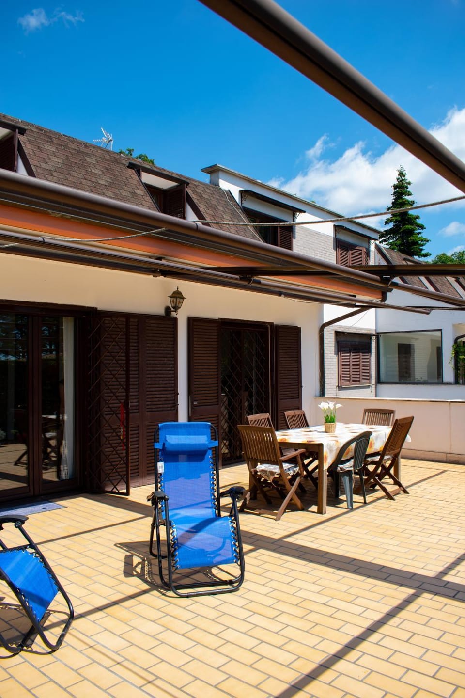 Patio, sunbed