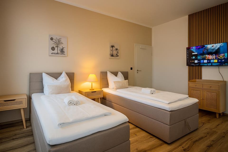 Communal lounge/ TV room, Bed, TV and multimedia, Photo of the whole room, Evening entertainment, Bedroom, towels