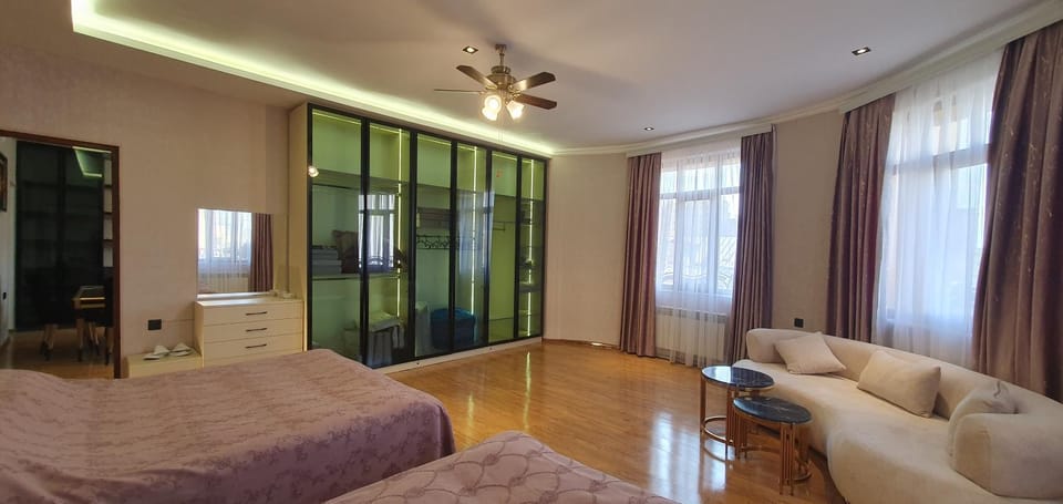 Bedroom, wardrobe