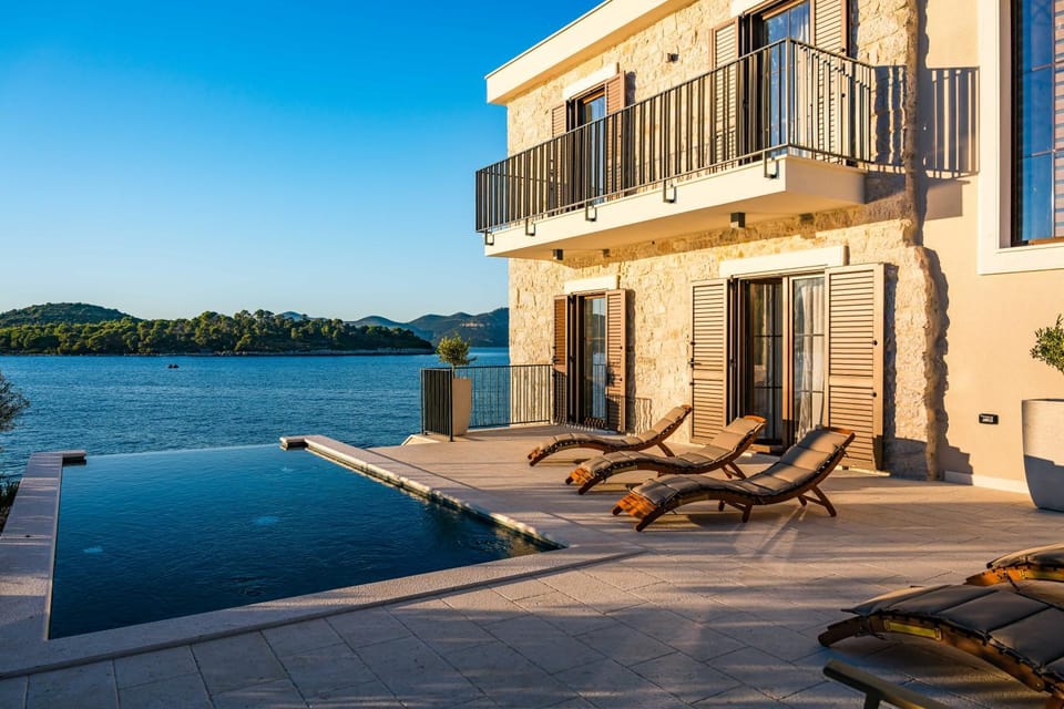 Patio, Day, Balcony/Terrace, Pool view, Sea view, Swimming pool, sunbed