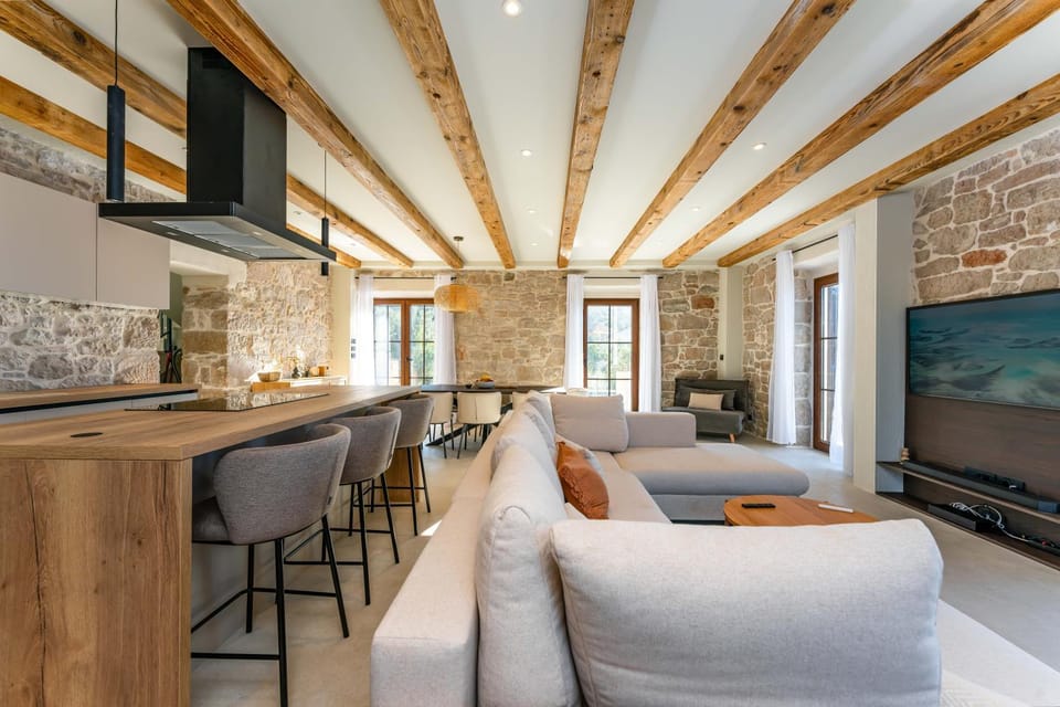 TV and multimedia, Living room, Seating area