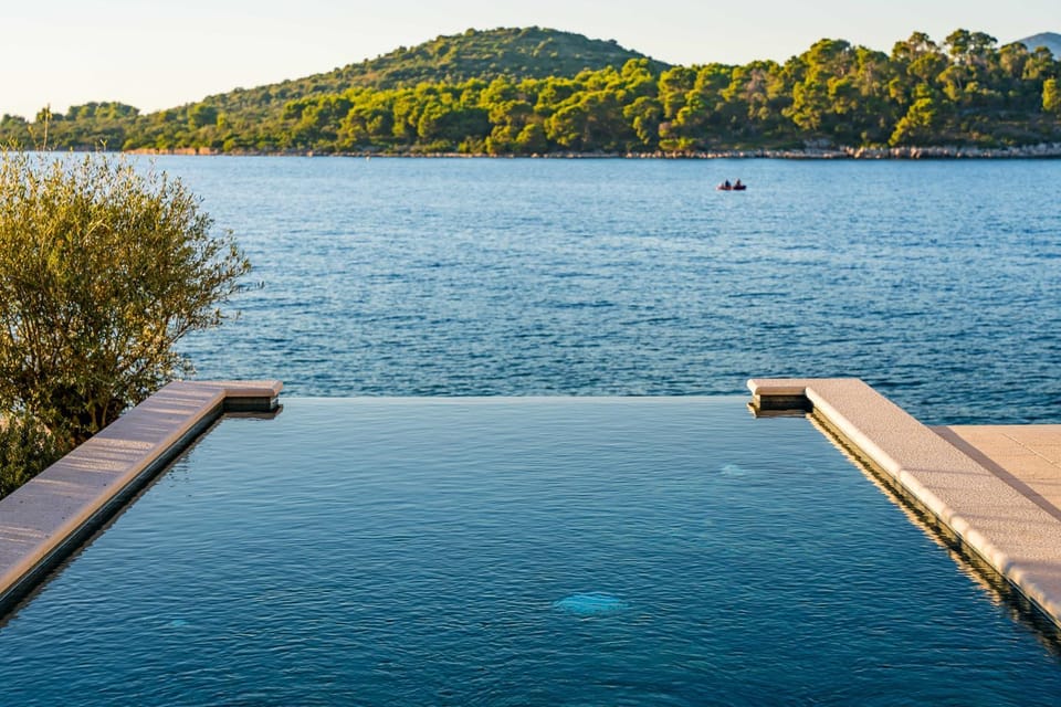 Day, Natural landscape, Pool view, Sea view, Swimming pool