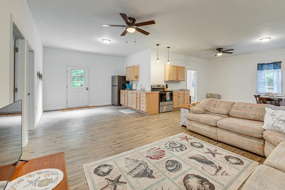 Secluded Orland Cottage w/ Grill, Near State Parks House in Orland