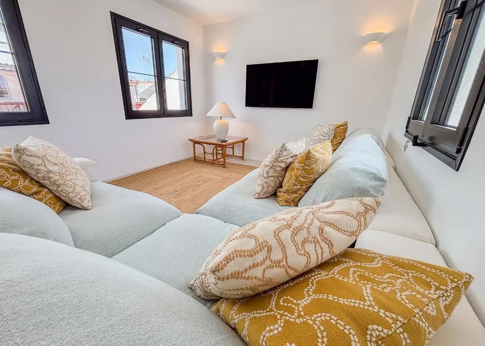 TV and multimedia, Living room, Photo of the whole room