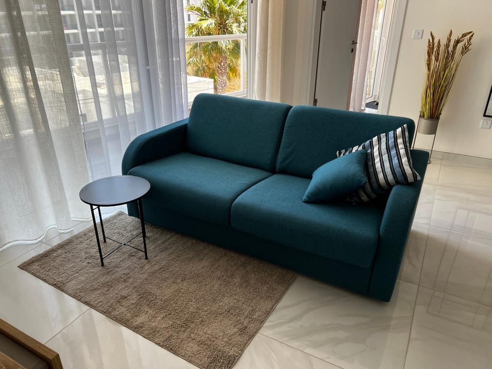 Communal lounge/ TV room, Living room, Seating area