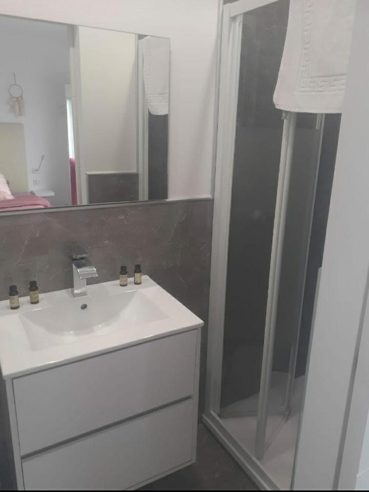 Shower, Bathroom