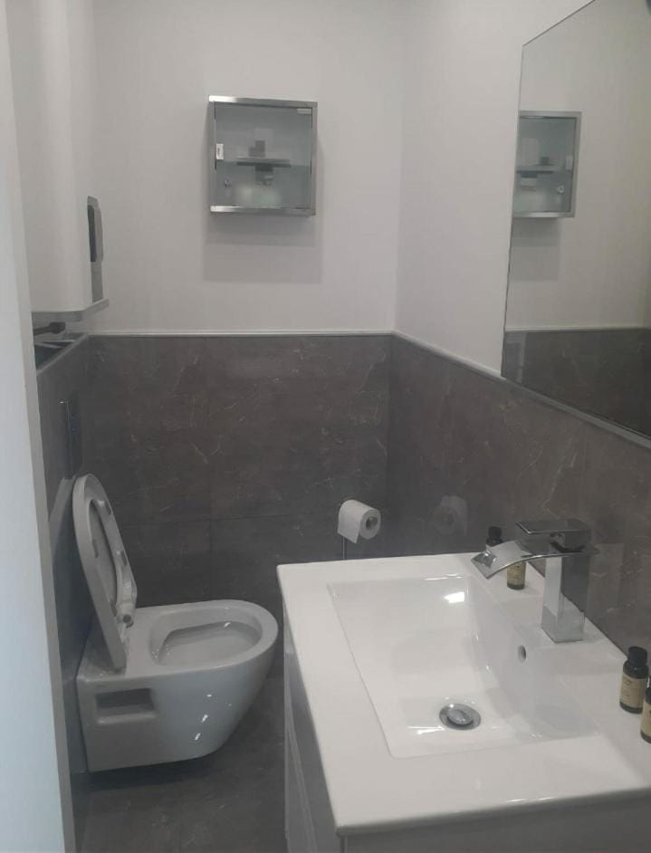 Toilet, Bathroom