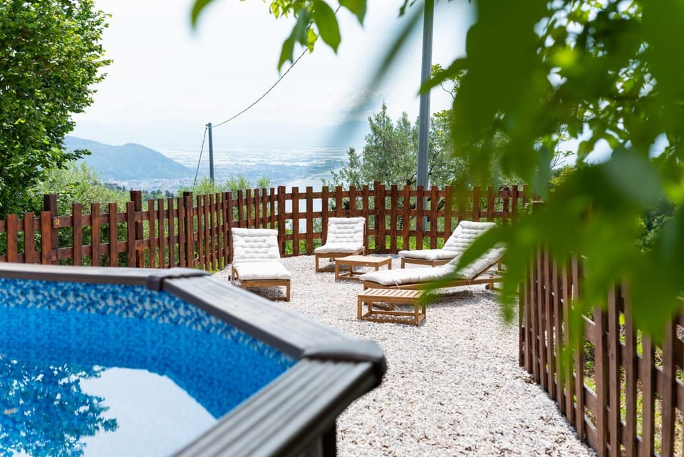 Swimming pool, sunbed