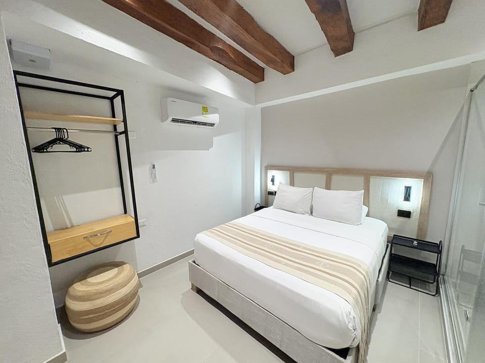 Property building, Restaurant/places to eat, Breakfast, Breakfast