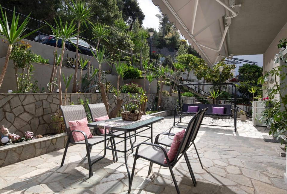 Patio, Garden, Balcony/Terrace, Seating area, Dining area