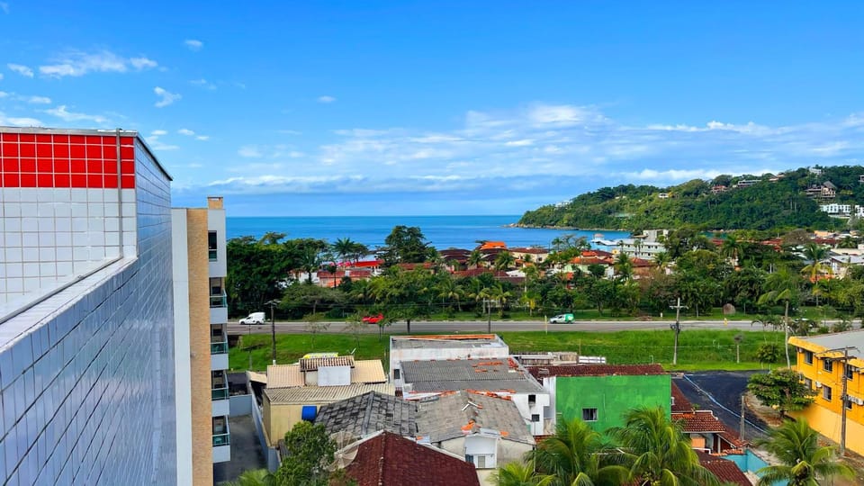 Mountain view, Sea view