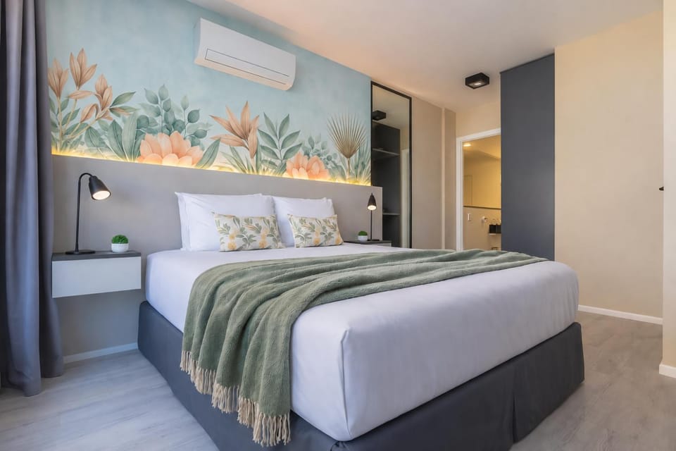 Bed, Bedroom, air conditioner