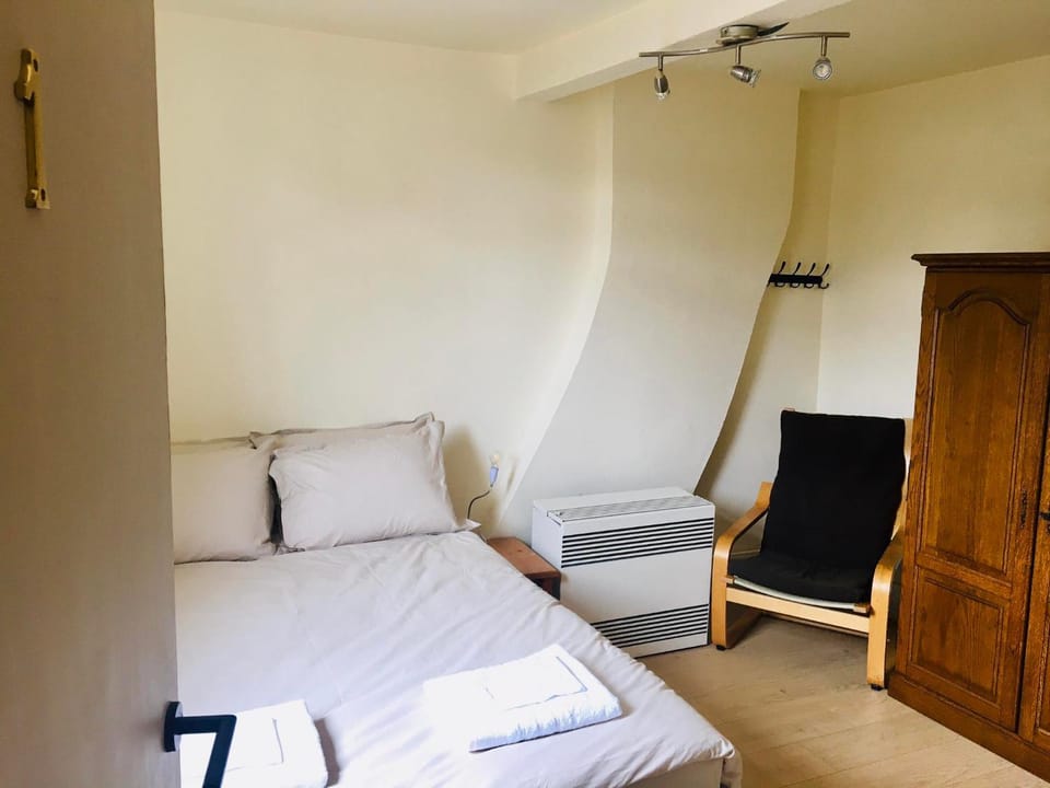 Bed, Bedroom, wardrobe