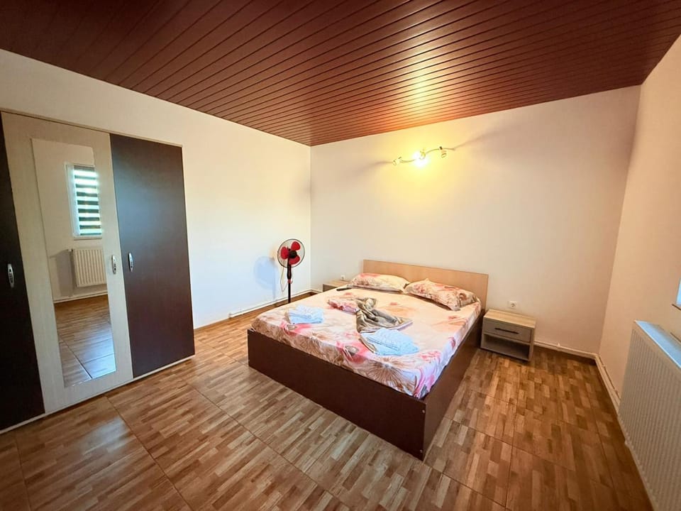 Bed, Photo of the whole room, Bedroom, towels, wardrobe