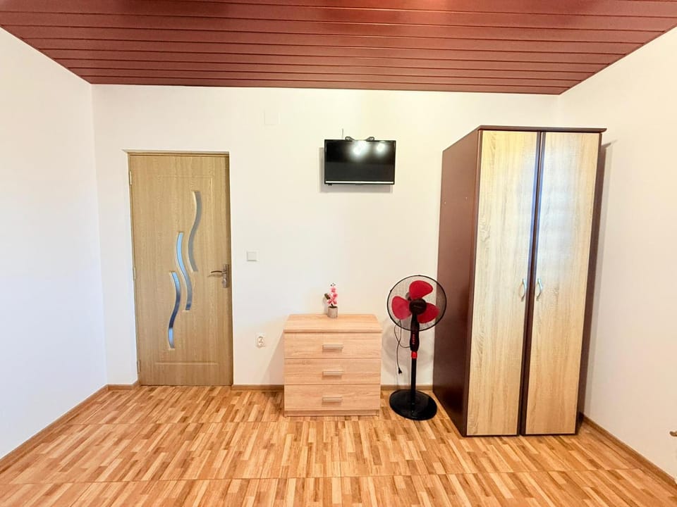 TV and multimedia, wardrobe