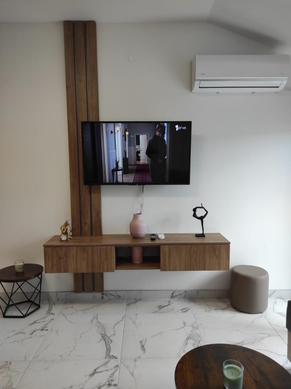 TV and multimedia, air conditioner