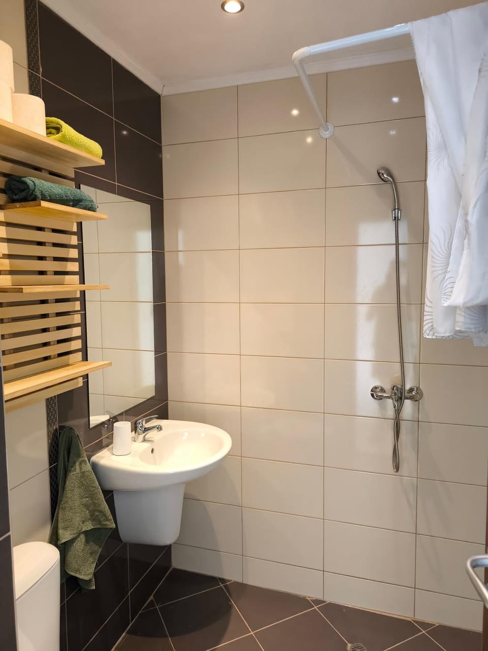 Shower, Bathroom, towels