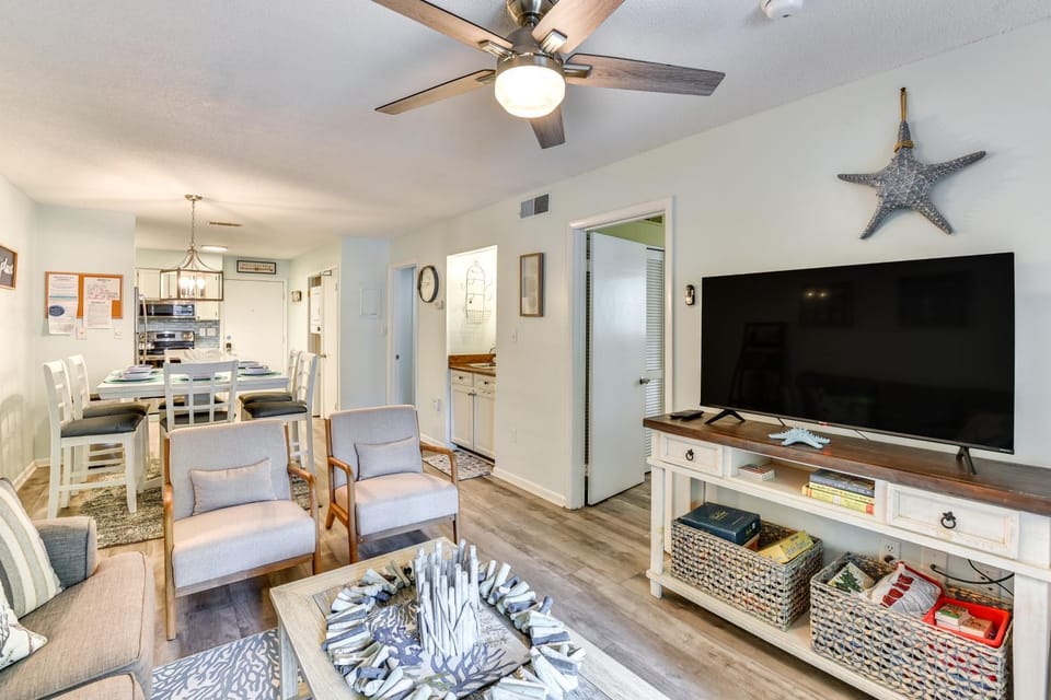 1/2 Mi to Folly Field Beach: Condo w/ 2 Pools House in Hilton Head Island