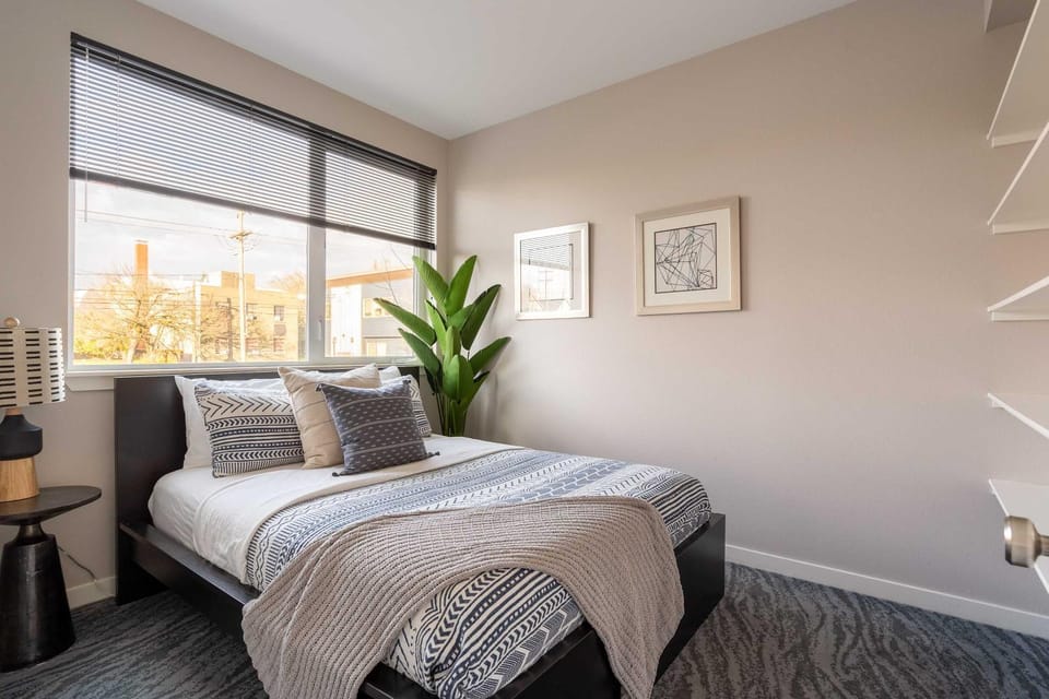 Stay Portland - Retro Modern 1-Bedroom with 90 WalkScore Apartment in Portland
