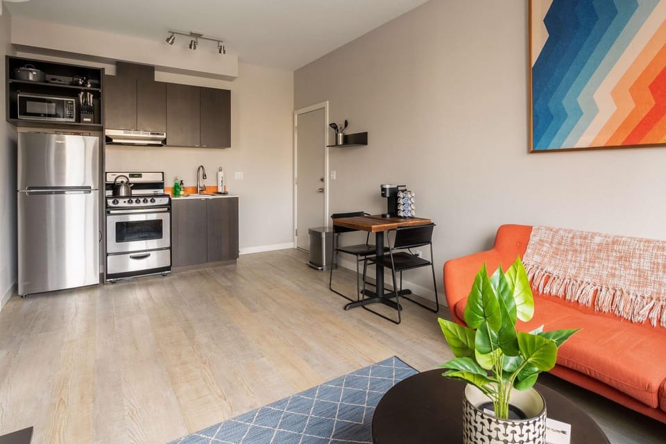Stay Portland - Retro Modern 1-Bedroom with 90 WalkScore Apartment in Portland