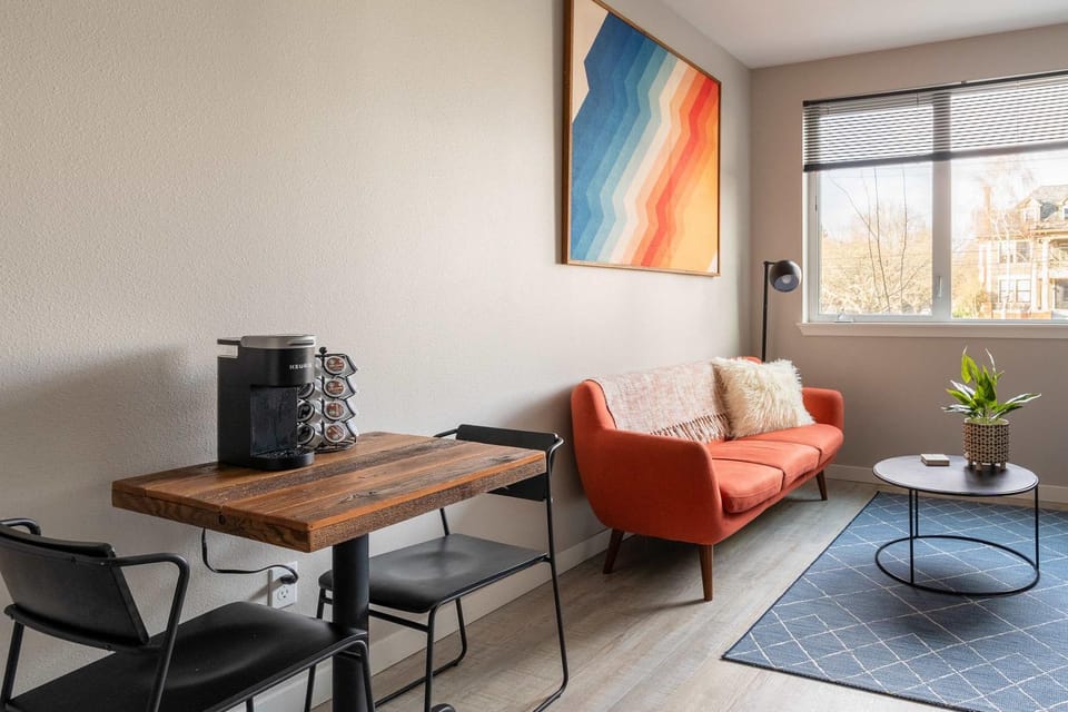 Stay Portland - Retro Modern 1-Bedroom with 90 WalkScore Apartment in Portland