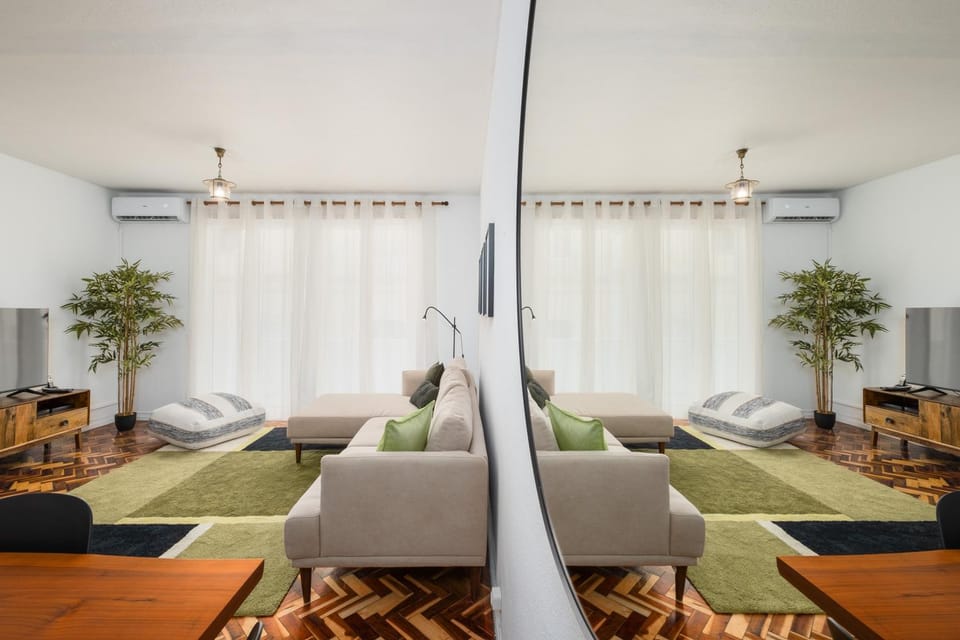 TV and multimedia, Living room, Seating area, air conditioner
