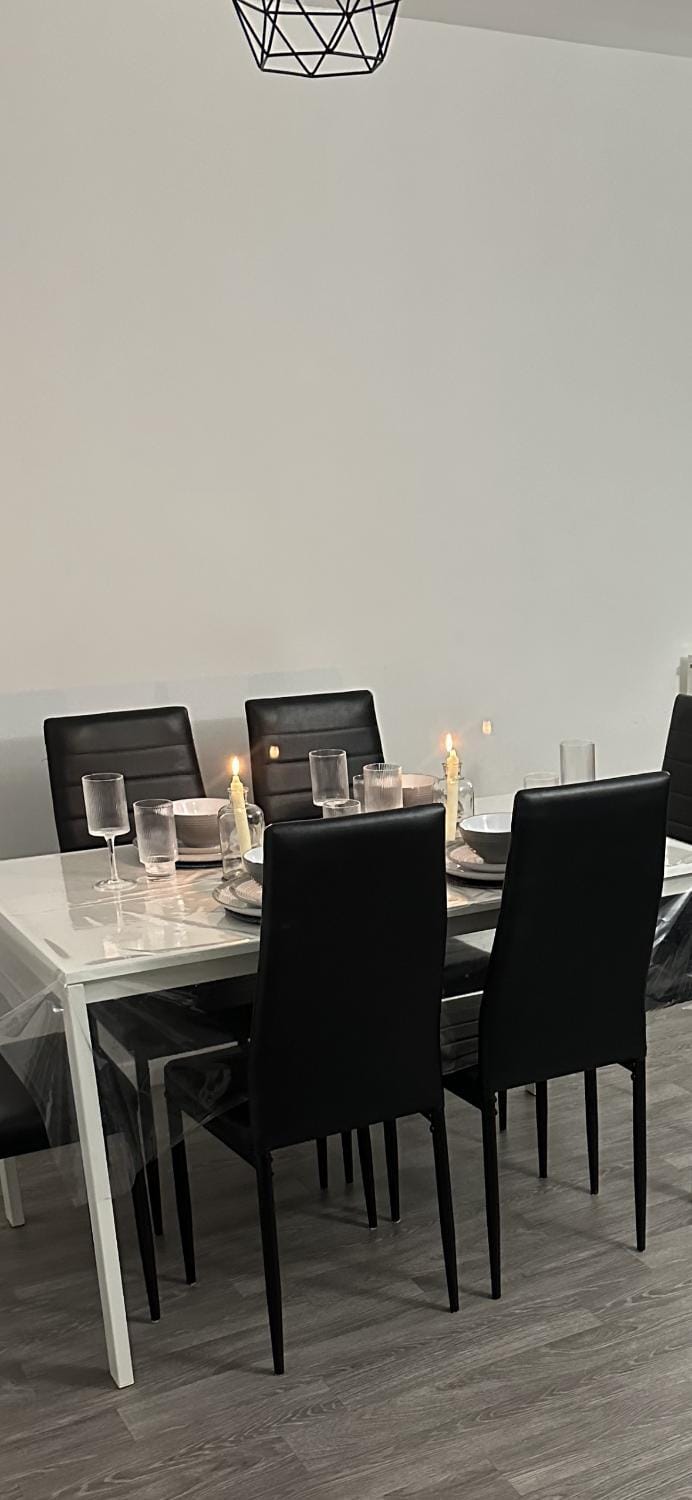 ˈpēsfəl Apartment in London Borough of Southwark