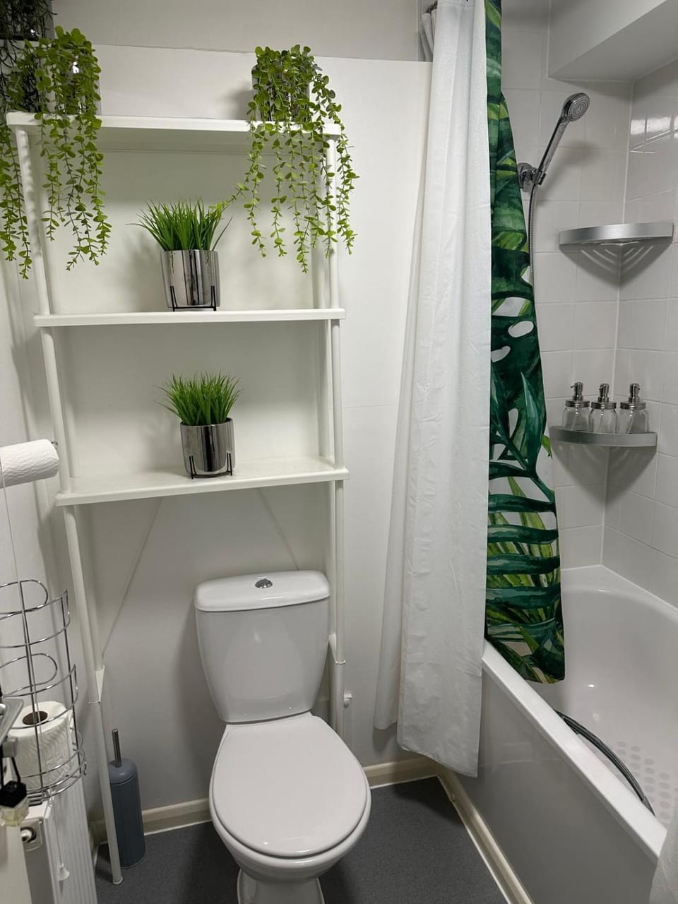 ˈpēsfəl Apartment in London Borough of Southwark