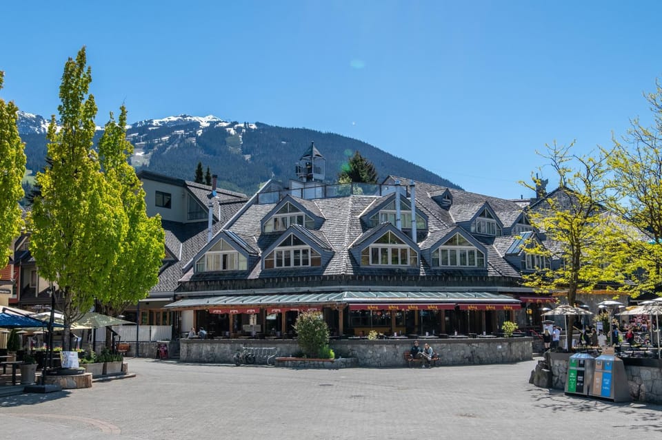 The Den, Heart of Village, Free Parking Apartment in Whistler