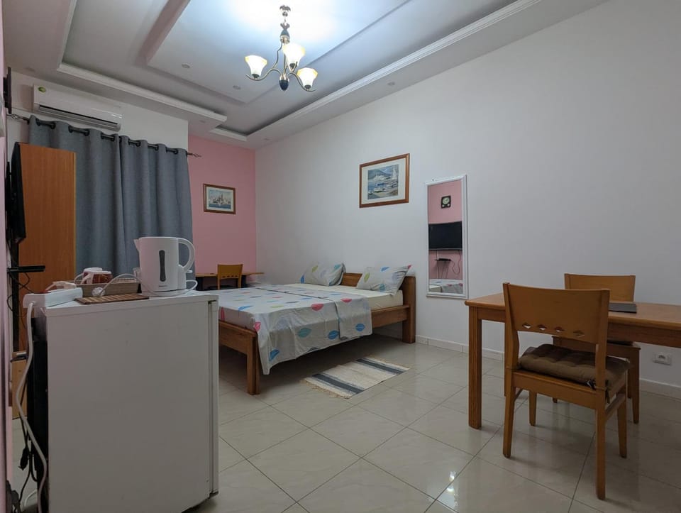 Bedroom, air conditioner