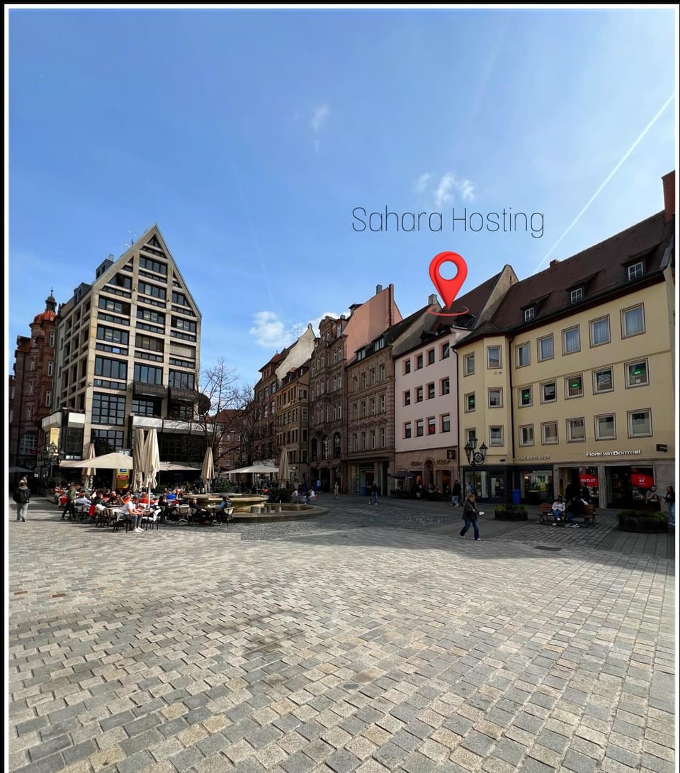 Property building, Nearby landmark, Day, Neighbourhood, City view, Street view, Location
