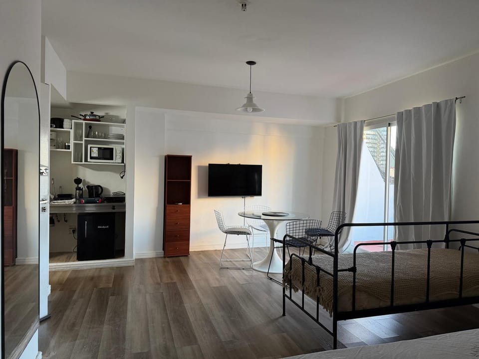 Kitchen or kitchenette, Living room, Seating area