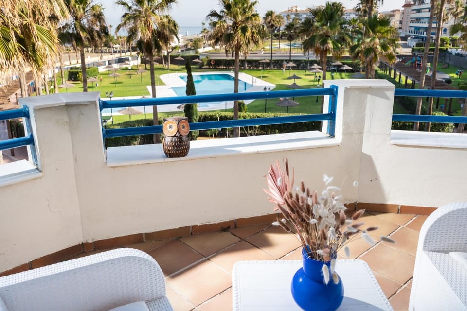 Balcony/Terrace, Pool view, Sea view