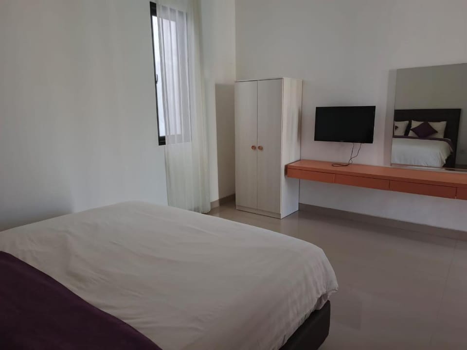 TV and multimedia, Bedroom, wardrobe