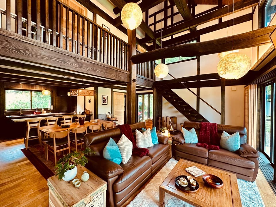 Living room, Seating area, Dining area, kitchen