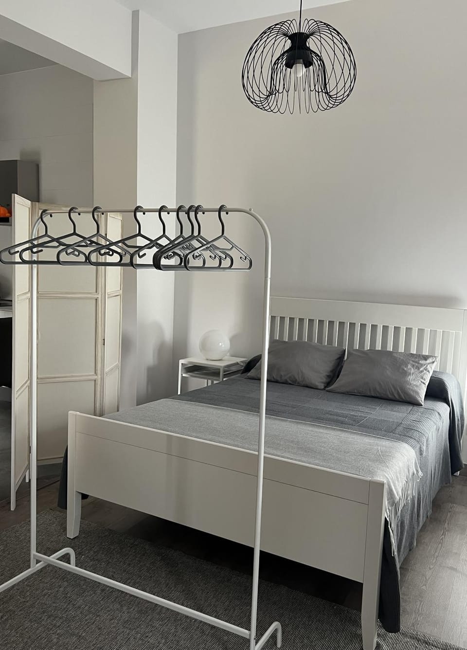 Decorative detail, Area and facilities