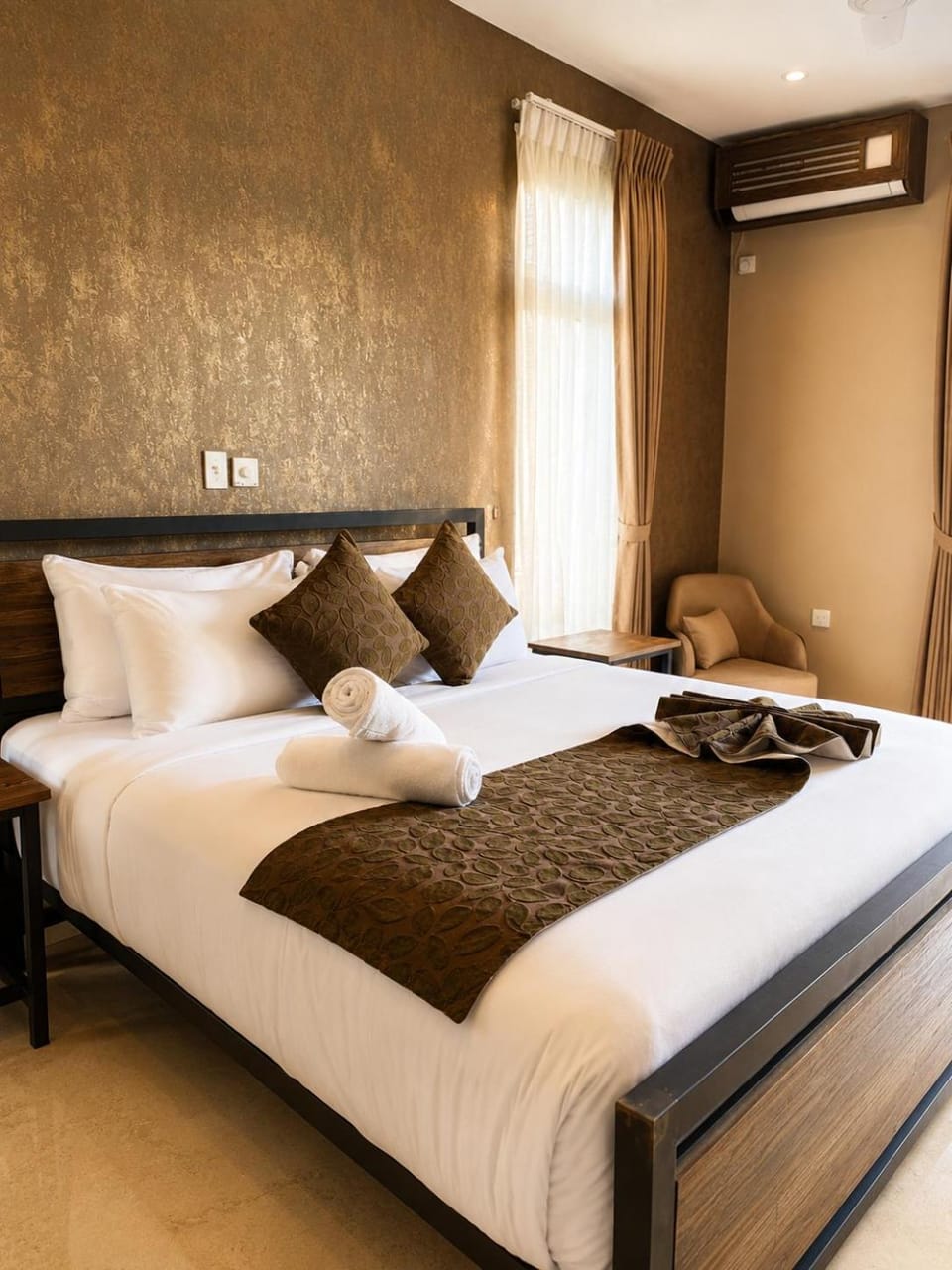 Bed, Photo of the whole room, Bedroom