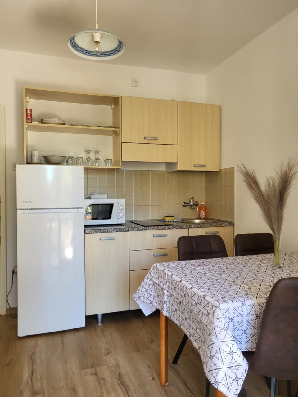 Kitchen or kitchenette, Dining area, pet friendly