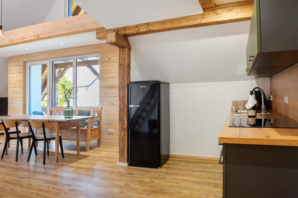 Property building, Kitchen or kitchenette, Living room